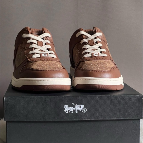 C201 - Coach Sneaker in Signature Canvas - Picture 12 of 14